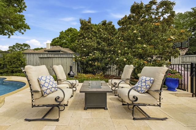 7043 Prestonshire Lane, Dallas, TX 75225