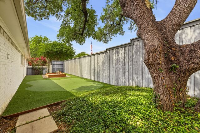 7043 Prestonshire Lane, Dallas, TX 75225