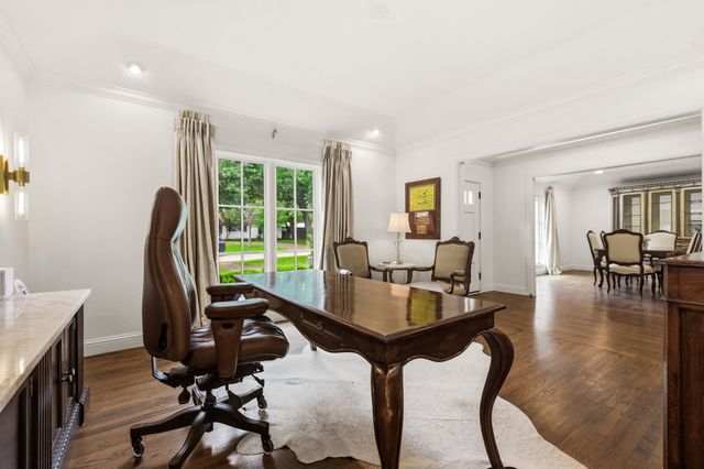 7043 Prestonshire Lane, Dallas, TX 75225