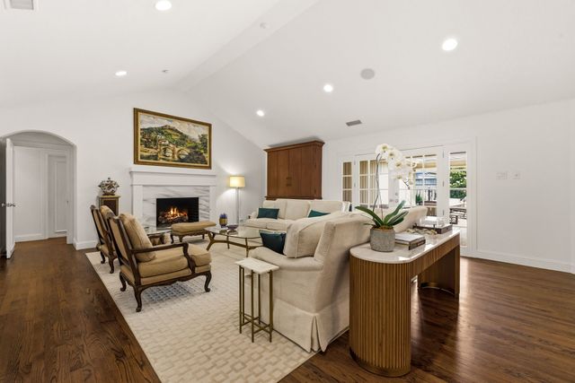 7043 Prestonshire Lane, Dallas, TX 75225