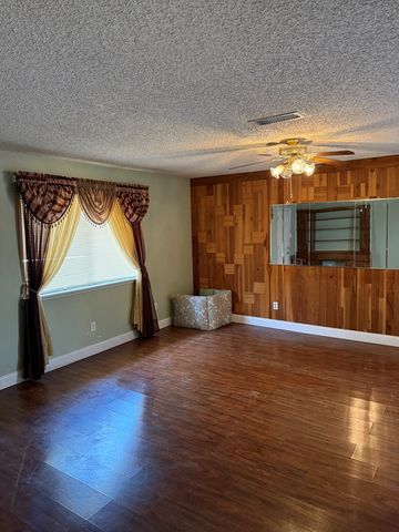 1612 W 20th St, Odessa, TX 79763