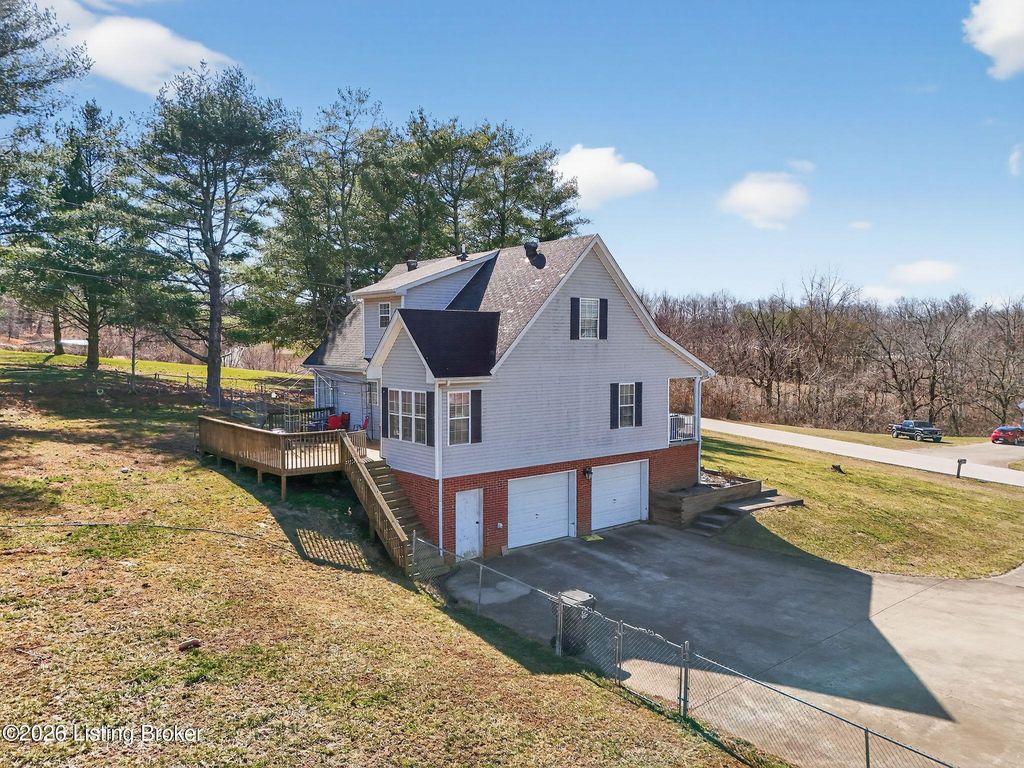 630 Picnic Hill Rd, Irvine, KY 40336