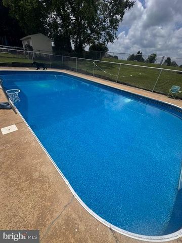 351 BELVEDERE DR, Charles Town, WV 25414