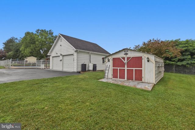 351 BELVEDERE DR, Charles Town, WV 25414