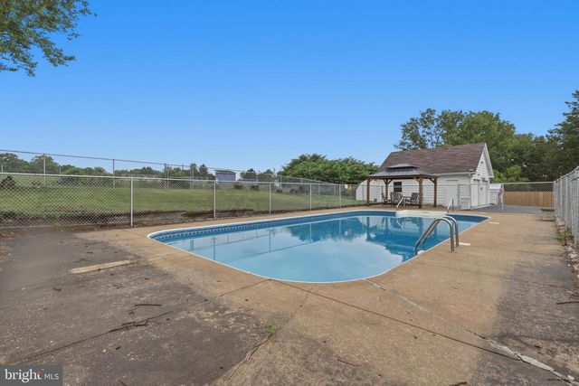 351 BELVEDERE DR, Charles Town, WV 25414