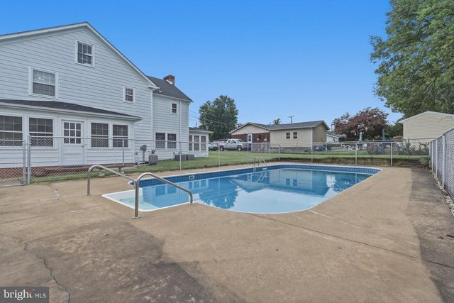 351 BELVEDERE DR, Charles Town, WV 25414