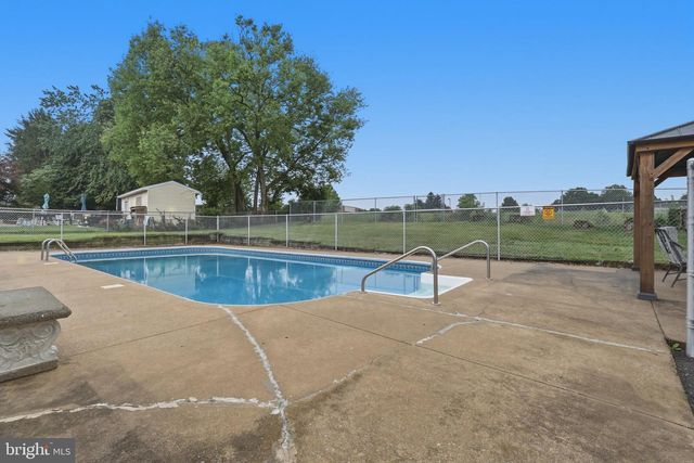 351 BELVEDERE DR, Charles Town, WV 25414
