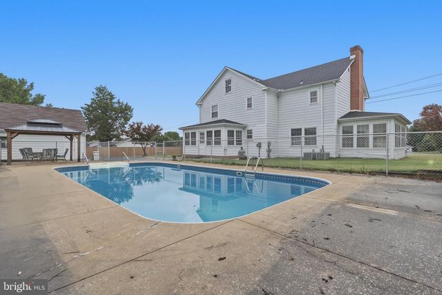351 BELVEDERE DR, Charles Town, WV 25414