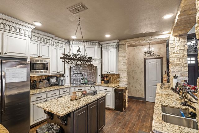 347 VZ County Road 3108, Edgewood, TX 75117