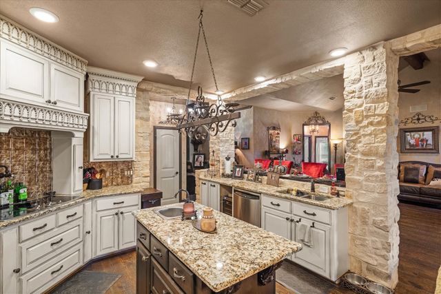 347 VZ County Road 3108, Edgewood, TX 75117