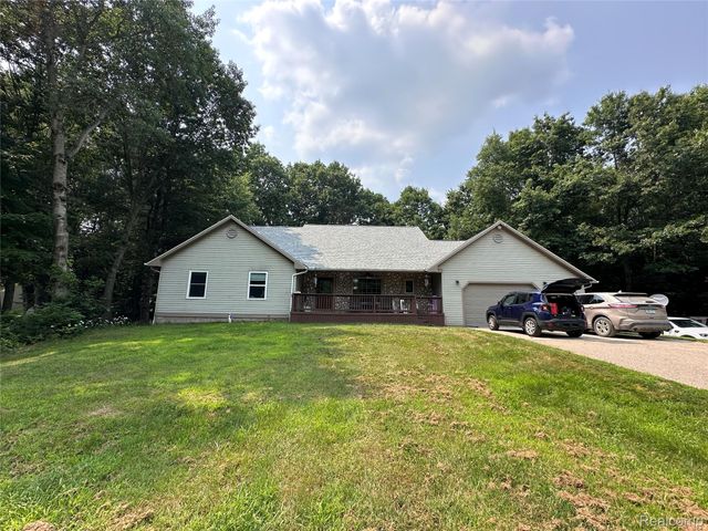 5435 Snow Den Trail, Columbiaville Village, MI 48421