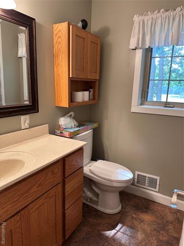 5435 Snow Den Trail, Columbiaville Village, MI 48421