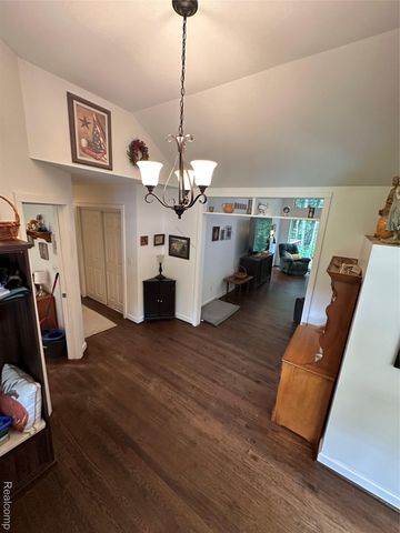 5435 Snow Den Trail, Columbiaville Village, MI 48421