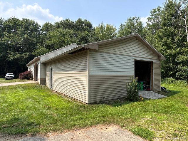 5435 Snow Den Trail, Columbiaville Village, MI 48421