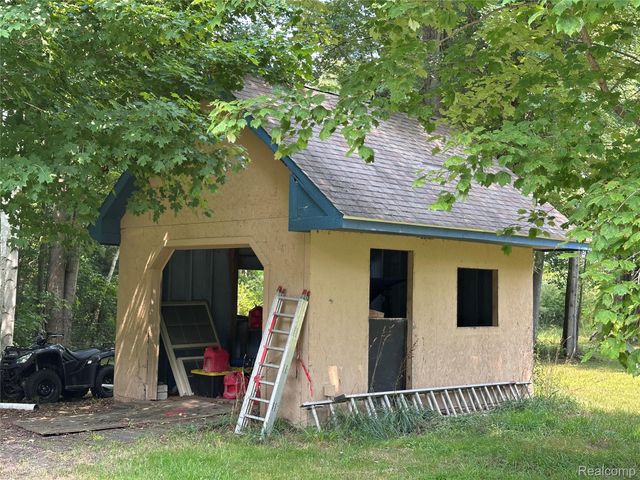 5435 Snow Den Trail, Columbiaville Village, MI 48421