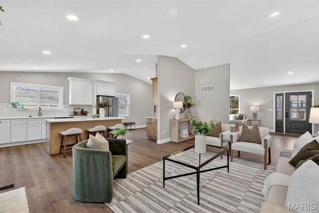 847 Palm Bay Drive, Ellisville, MO 63021