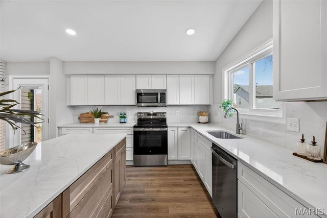 847 Palm Bay Drive, Ellisville, MO 63021