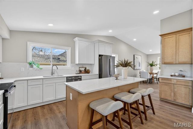 847 Palm Bay Drive, Ellisville, MO 63021