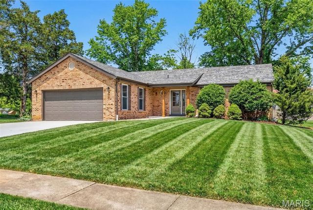 847 Palm Bay Drive, Ellisville, MO 63021