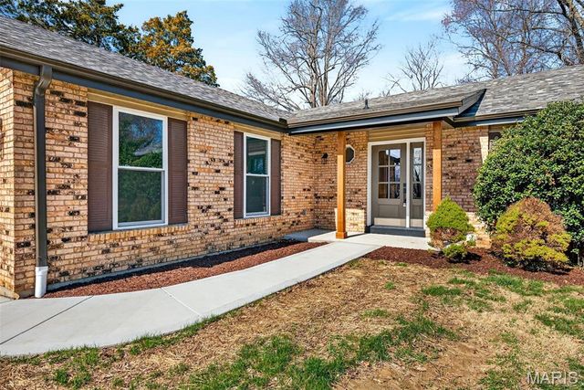 847 Palm Bay Drive, Ellisville, MO 63021