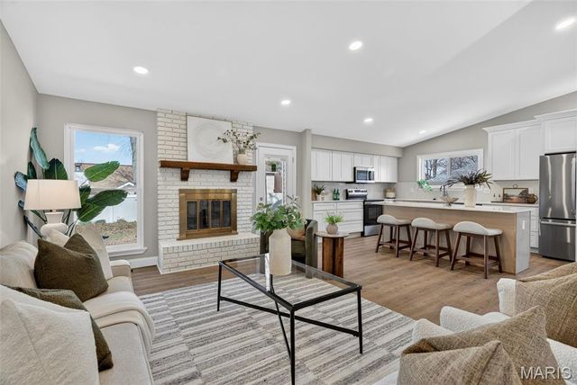 847 Palm Bay Drive, Ellisville, MO 63021