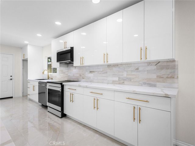 15951 Bahama, North Hills, CA 91343