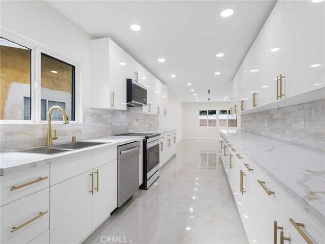 15951 Bahama, North Hills, CA 91343