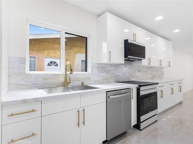 15951 Bahama, North Hills, CA 91343