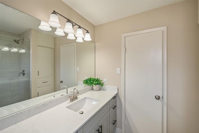 355 Windsor Square, Alvin, TX 77511