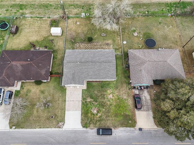 355 Windsor Square, Alvin, TX 77511