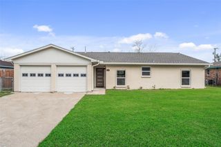 355 Windsor Square, Alvin, TX 77511