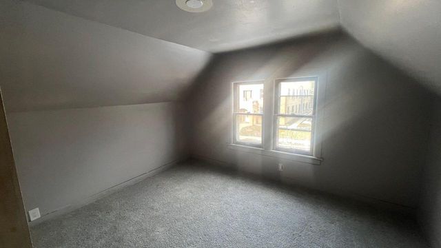 1225 W Keefe AVENUE W, Milwaukee, WI 53206