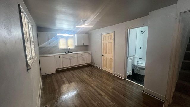 1225 W Keefe AVENUE W, Milwaukee, WI 53206