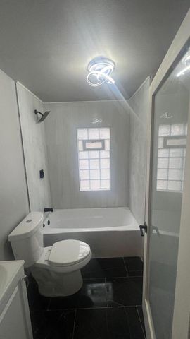 1225 W Keefe AVENUE W, Milwaukee, WI 53206