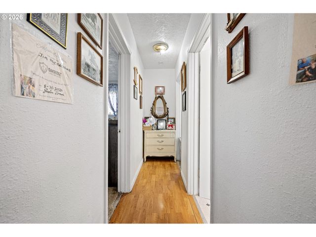 76317 KLOHN Rd, Oakridge, OR 97463