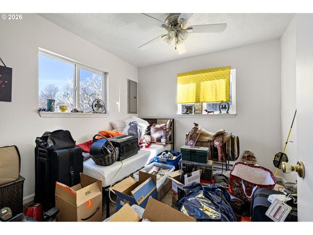 76317 KLOHN Rd, Oakridge, OR 97463