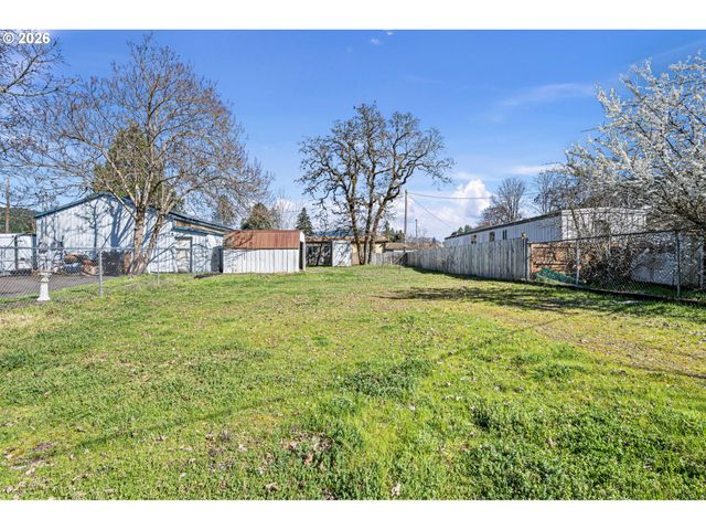 76317 KLOHN Rd, Oakridge, OR 97463