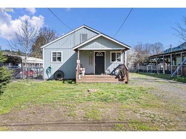 76317 KLOHN Rd, Oakridge, OR 97463