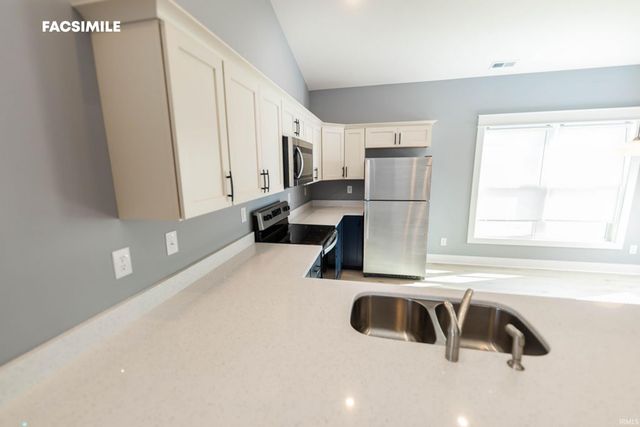 7901 S Westmead Drive, Newberry, IN 47449