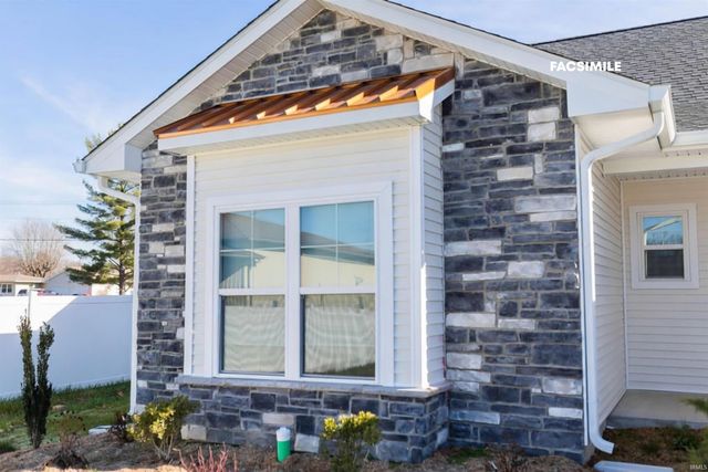 7901 S Westmead Drive, Newberry, IN 47449