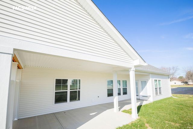 7901 S Westmead Drive, Newberry, IN 47449