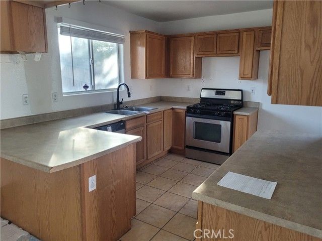 25064 Avenida Laredo, Barstow, CA 92311