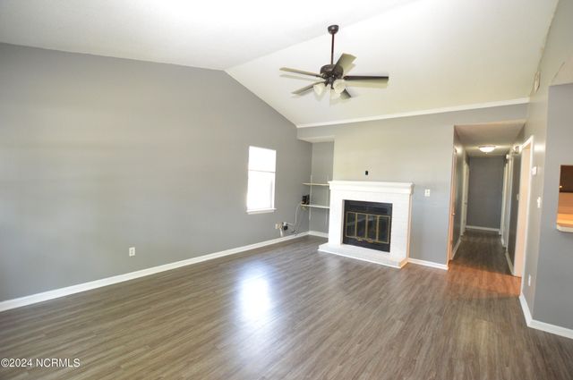 206 Wedgewood Drive, Jacksonville, NC 28546