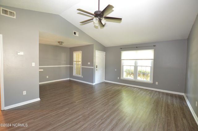 206 Wedgewood Drive, Jacksonville, NC 28546