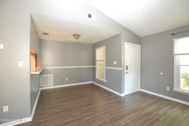 206 Wedgewood Drive, Jacksonville, NC 28546