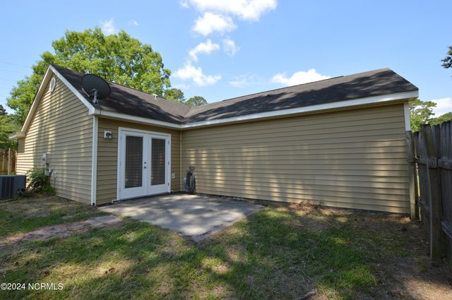 206 Wedgewood Drive, Jacksonville, NC 28546