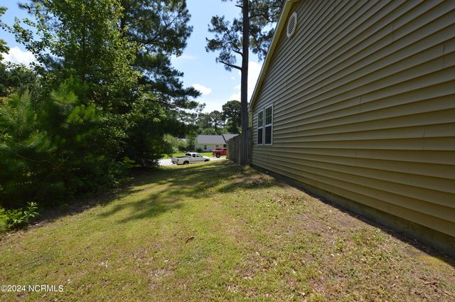 206 Wedgewood Drive, Jacksonville, NC 28546