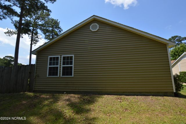 206 Wedgewood Drive, Jacksonville, NC 28546