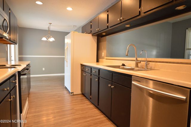 206 Wedgewood Drive, Jacksonville, NC 28546