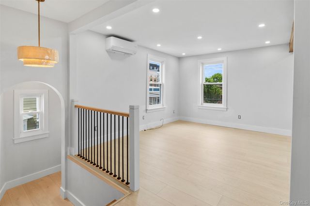 265 E Pine Street Upper, Long Beach, NY 11561